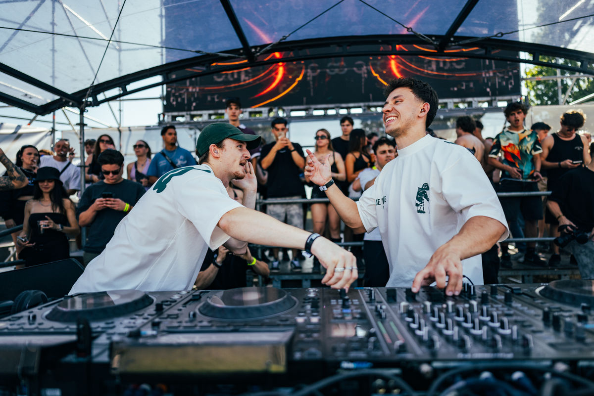 Loading... just a sec